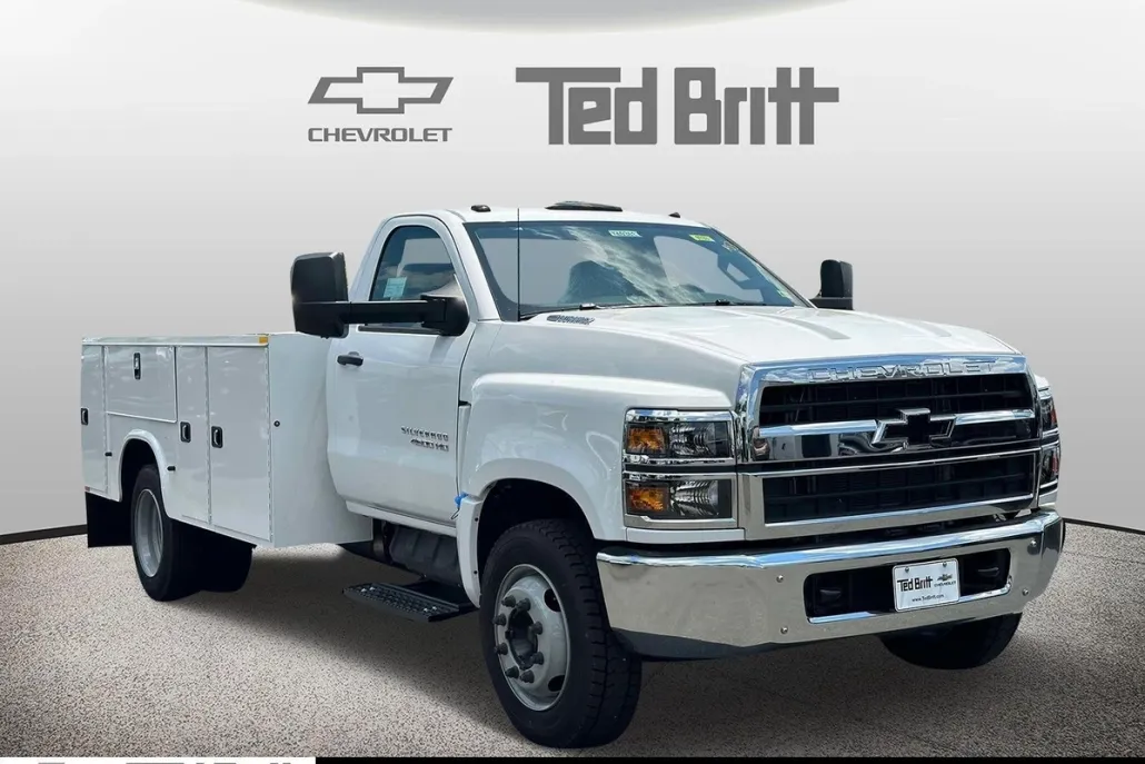 2024 Chevrolet Silverado 4500HD Work Truck photo 1