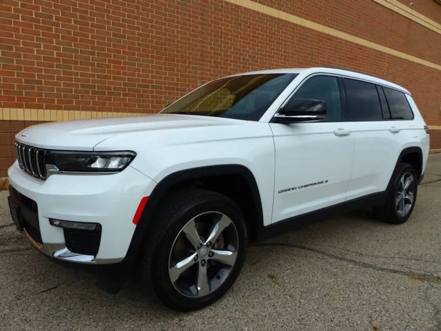2023 Jeep Grand Cherokee Limited photo 1