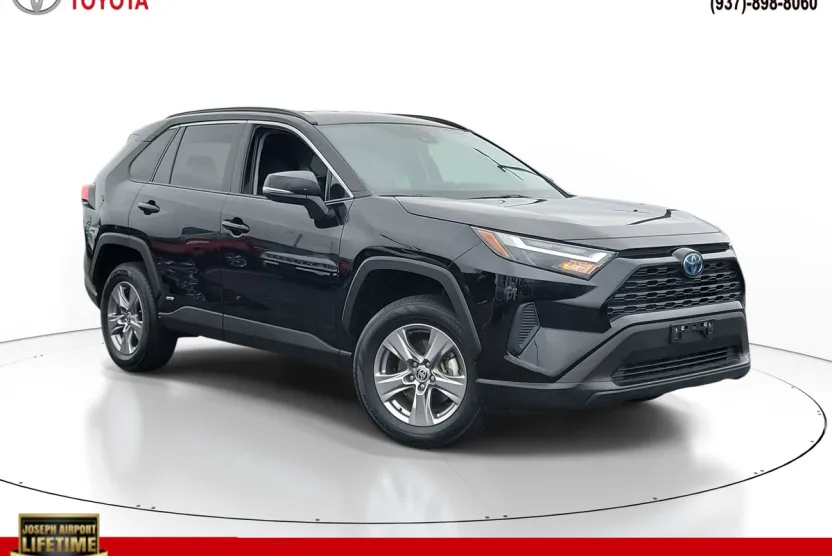 2024 Toyota RAV4 Hybrid XLE photo 1