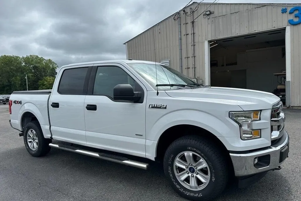 2017 Ford F-150 XLT photo 1
