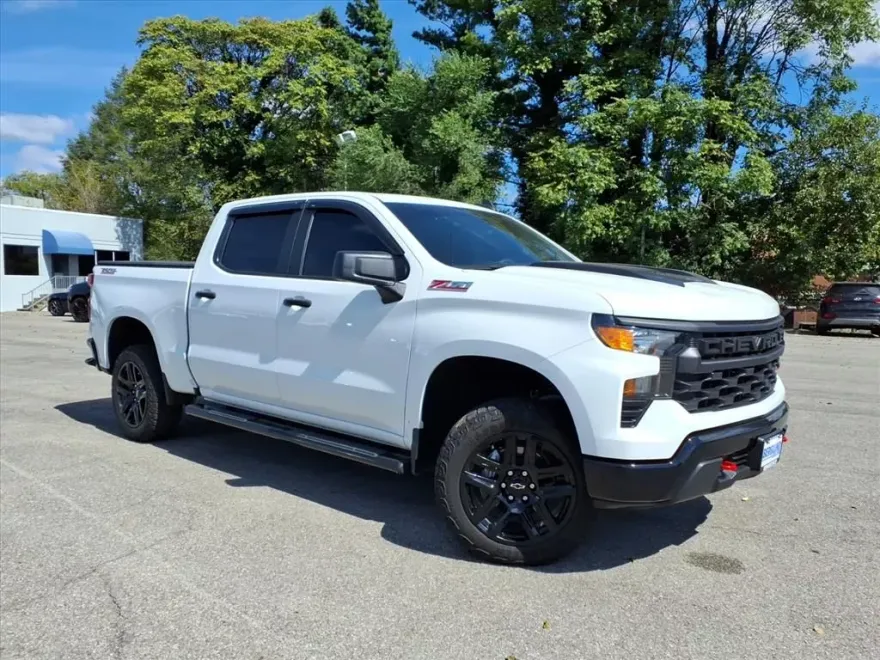 2023 Chevrolet Silverado 1500 Custom Trail Boss photo 1