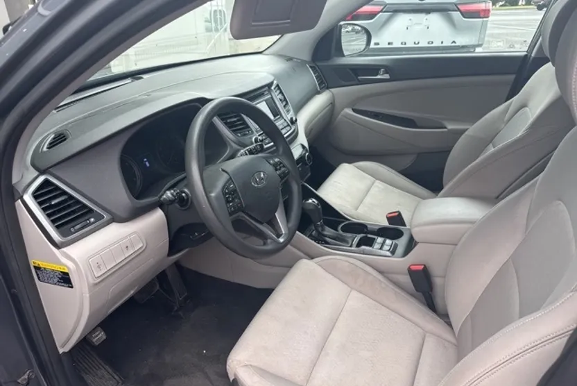 2016 Hyundai Tucson SE photo 1