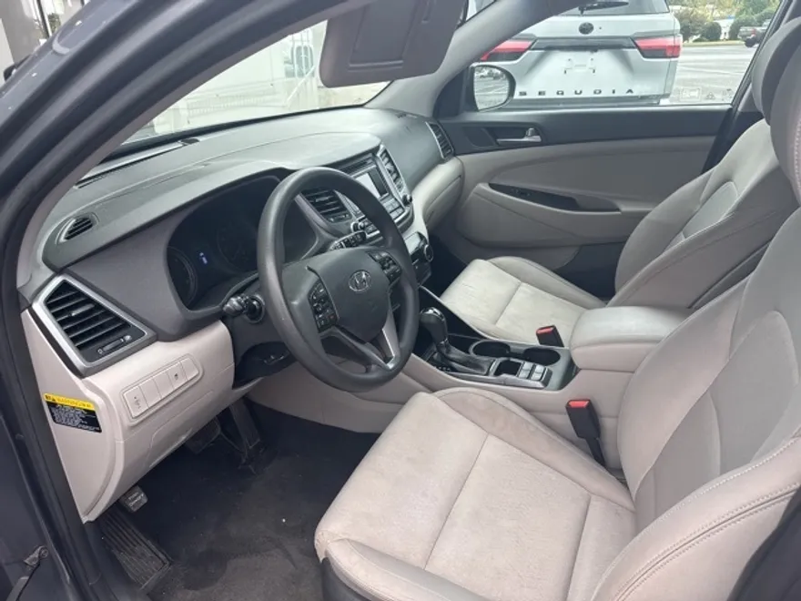 2016 Hyundai Tucson SE photo 1