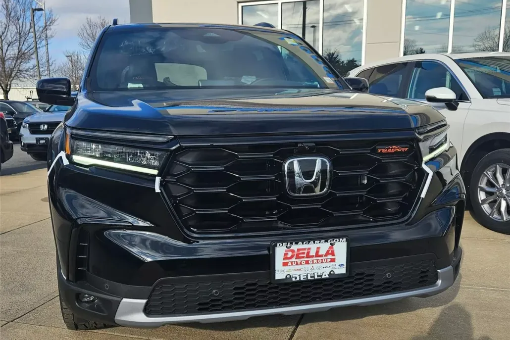 2025 Honda Pilot TrailSport photo 1