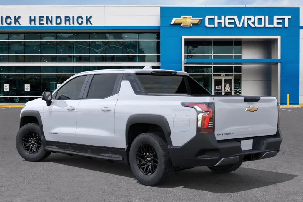 2026 Chevrolet Silverado photo 1