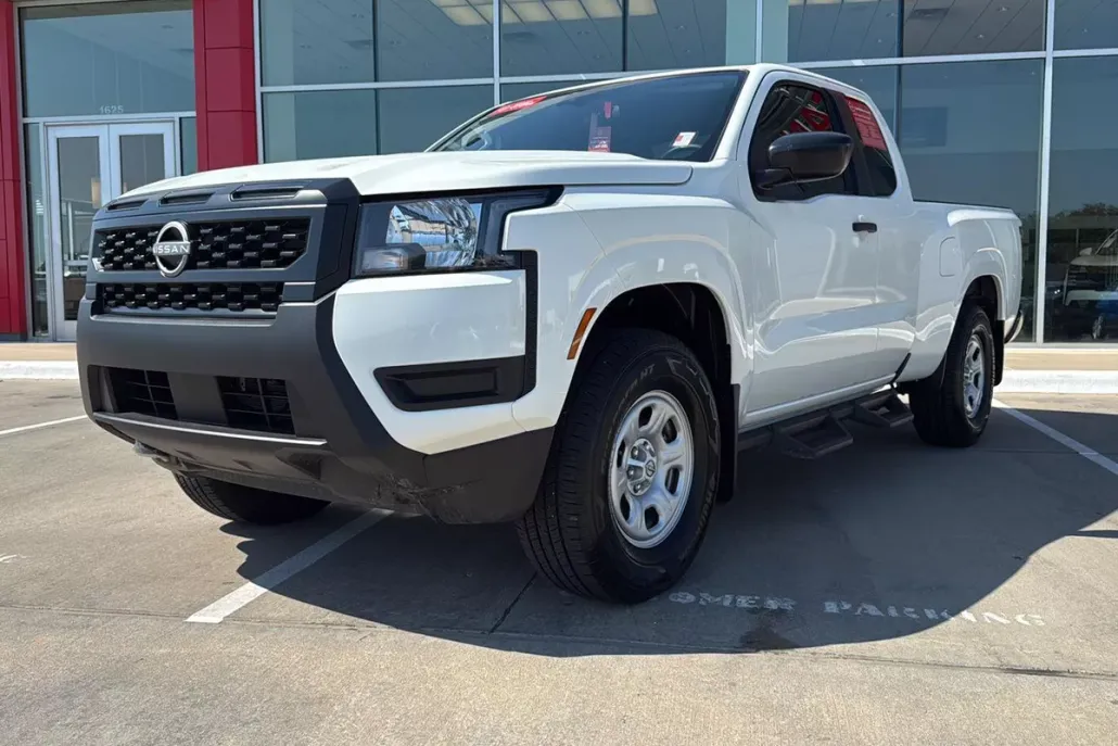 2025 Nissan Frontier S photo 1