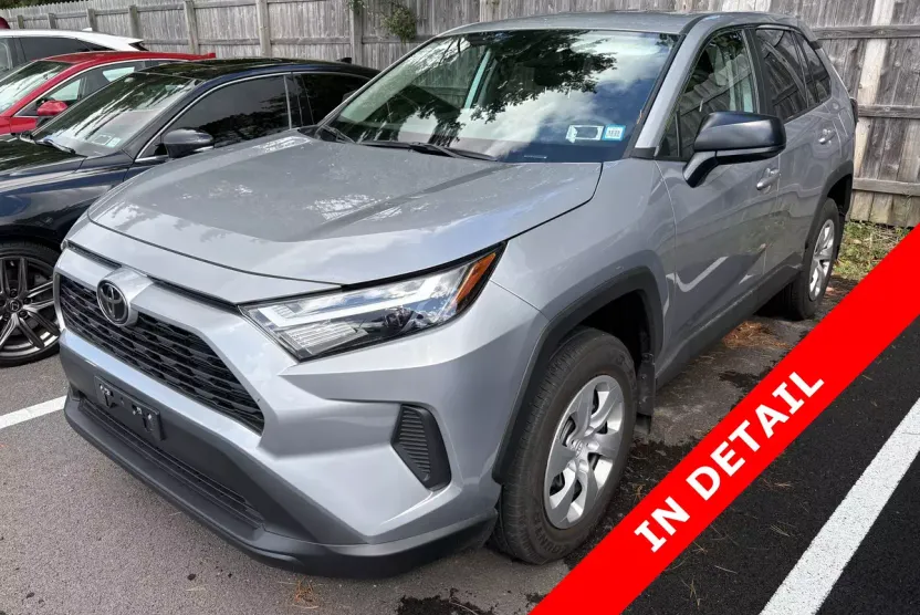2024 Toyota RAV4 LE photo 1