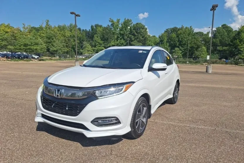 2019 Honda HR-V Touring photo 1