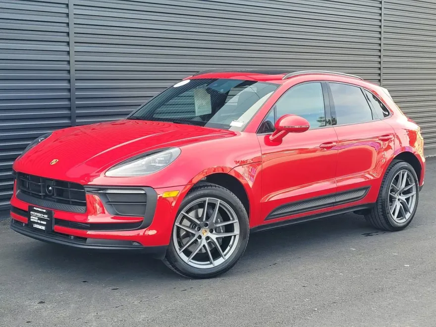 2024 Porsche Macan T photo 1