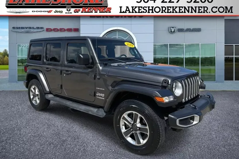 2019 Jeep Wrangler Unlimited Sahara photo 1