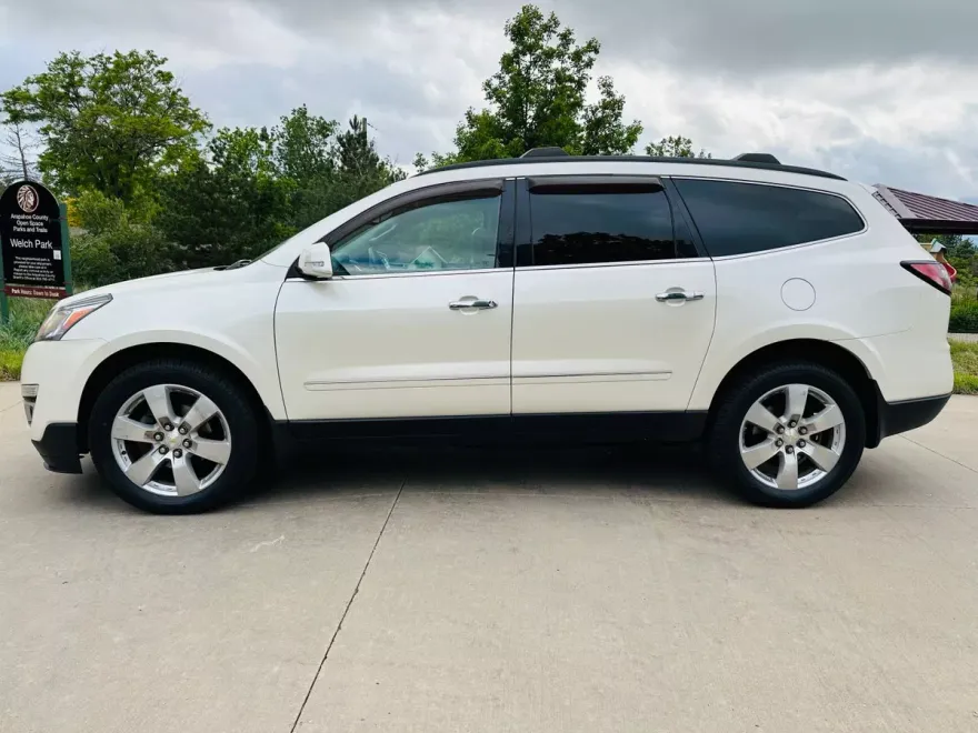 2014 Chevrolet Traverse LTZ photo 1