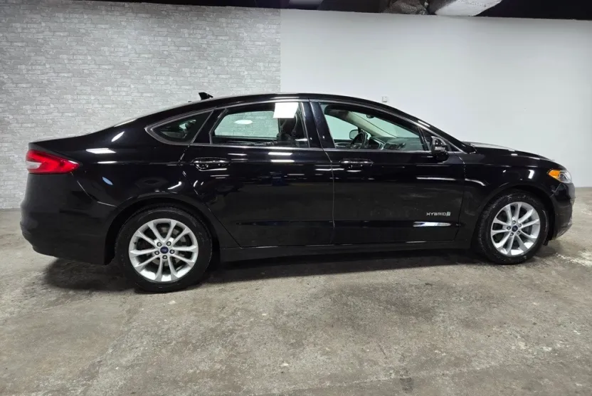 2019 Ford Fusion Hybrid SEL photo 1