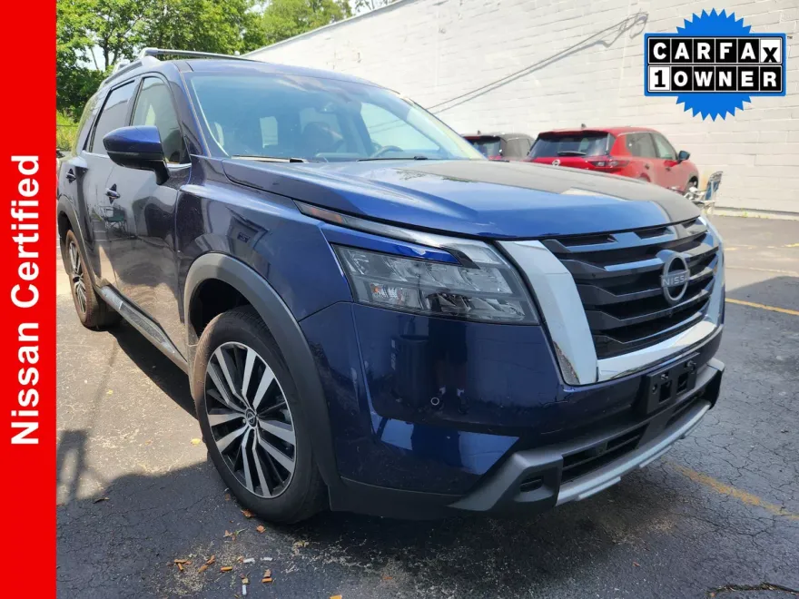 2025 Nissan Pathfinder Platinum photo 1