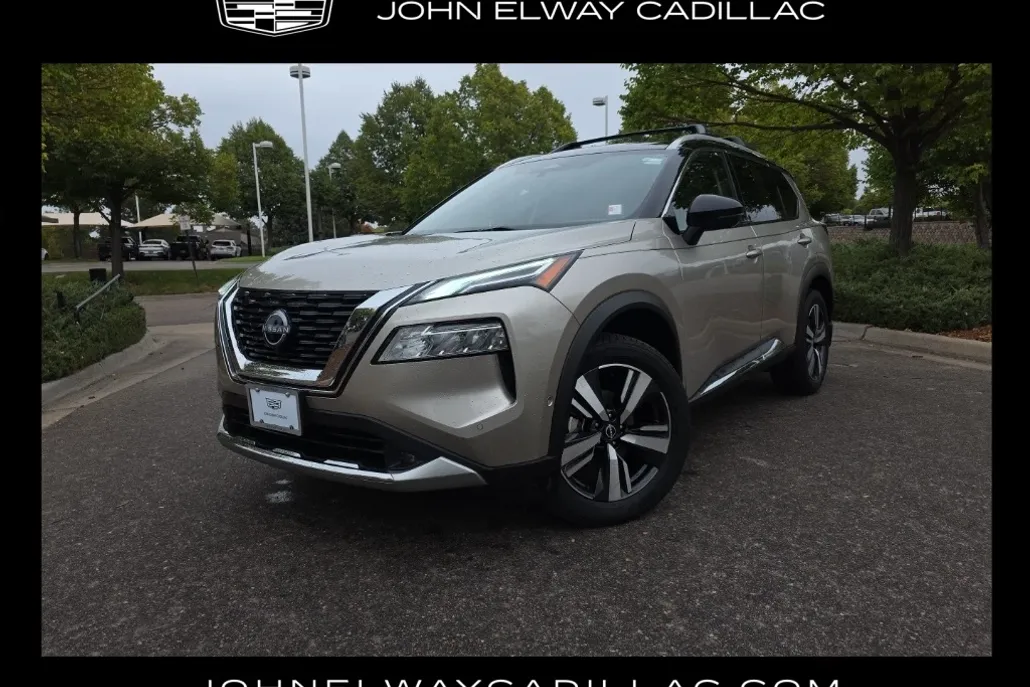 2022 Nissan Rogue Platinum photo 1
