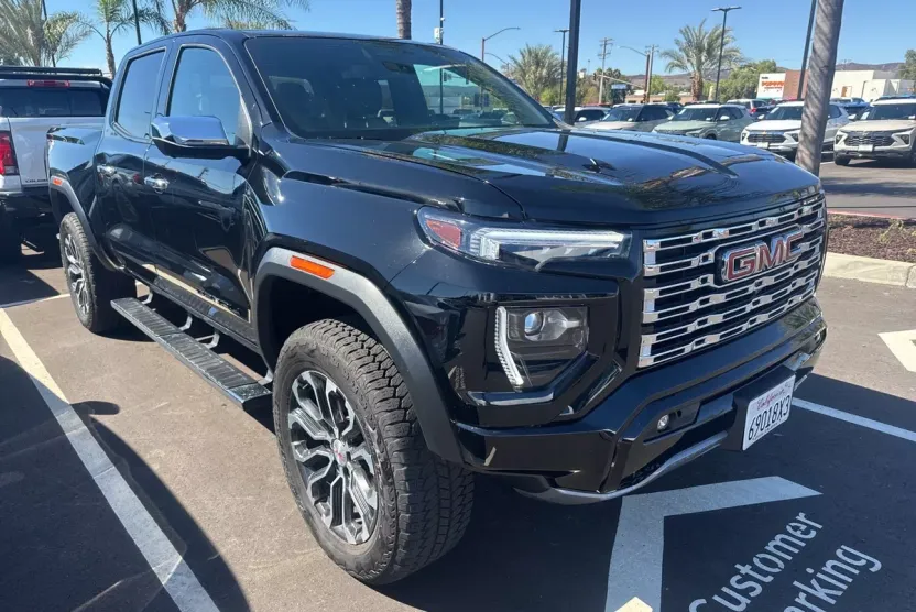 2023 Gmc Canyon Denali photo 1