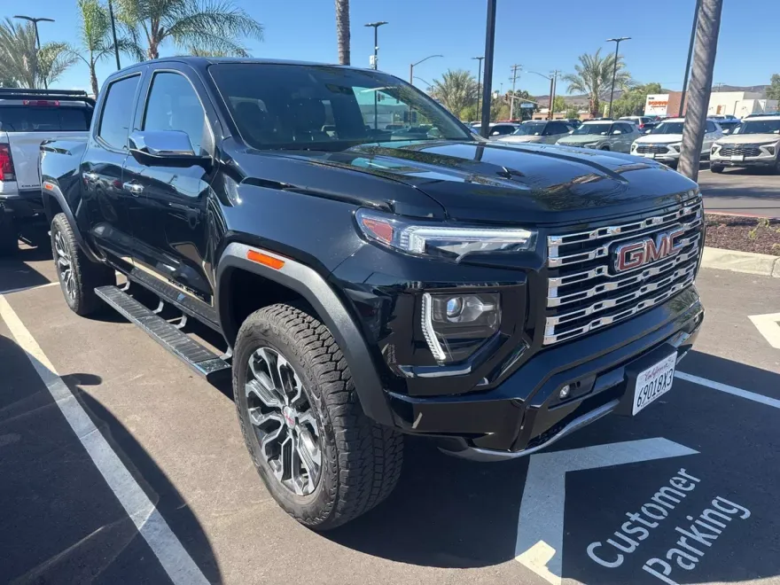 2023 Gmc Canyon Denali photo 1