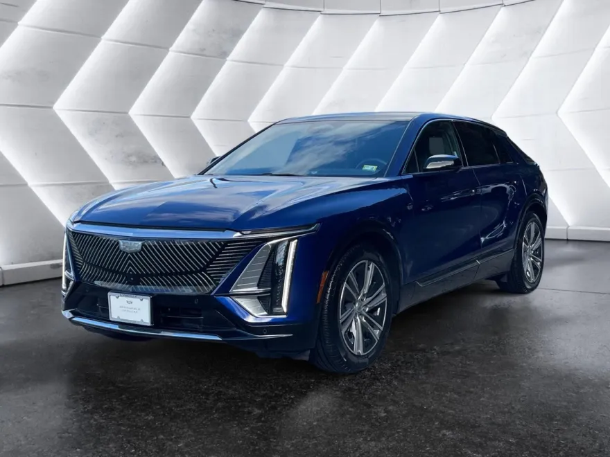 2024 Cadillac Lyriq Luxury photo 1