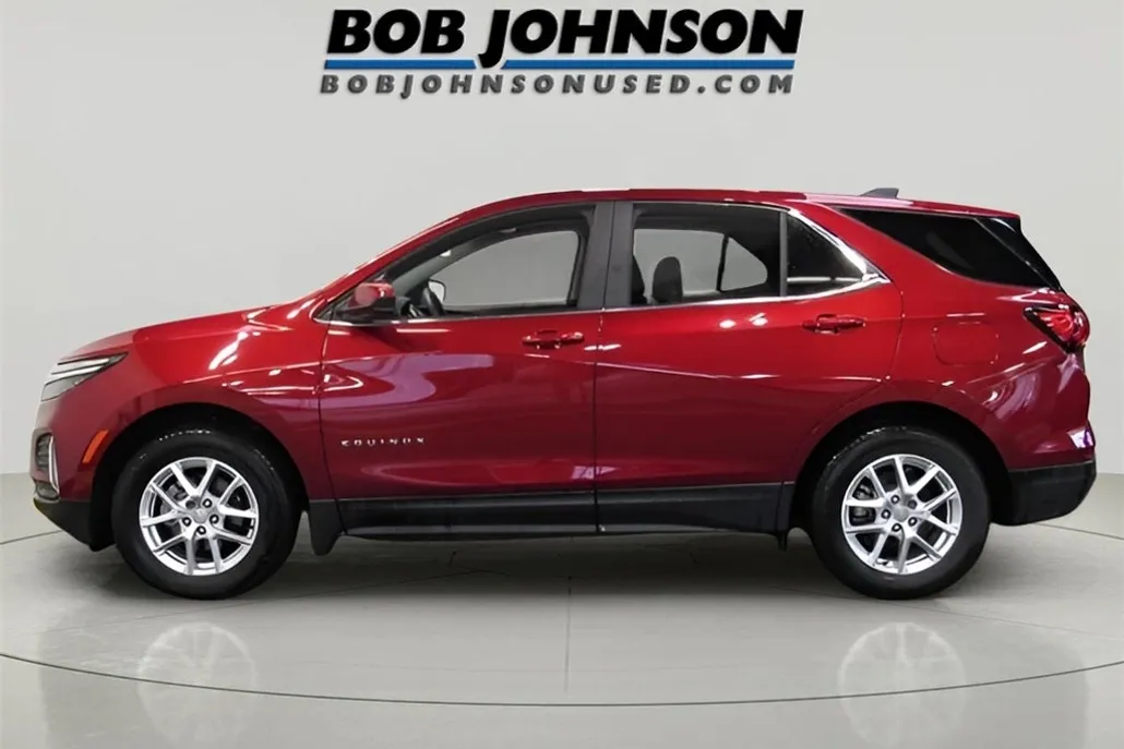 2024 Chevrolet Equinox LT photo 1