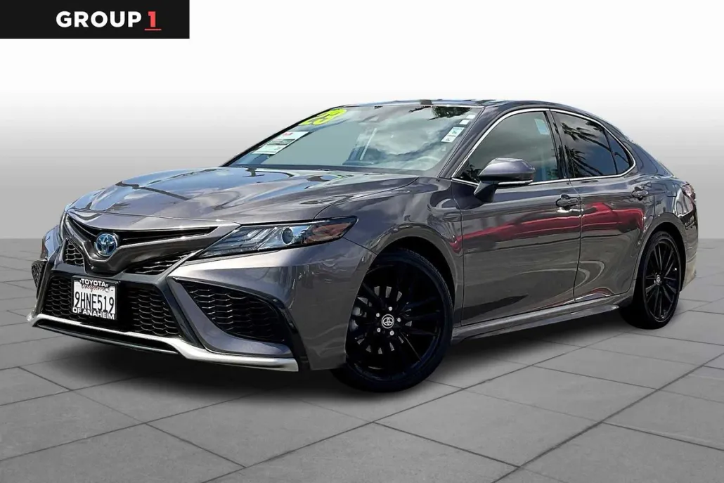 2023 Toyota Camry Hybrid XSE photo 1