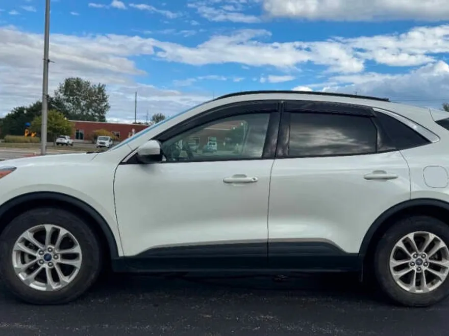 2020 Ford Escape SE photo 1