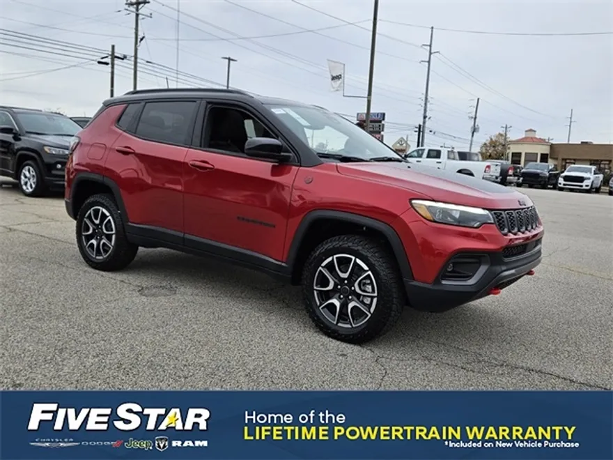 2025 Jeep Compass Trailhawk photo 1