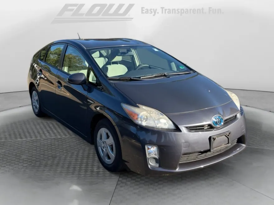 2010 Toyota Prius Two photo 1
