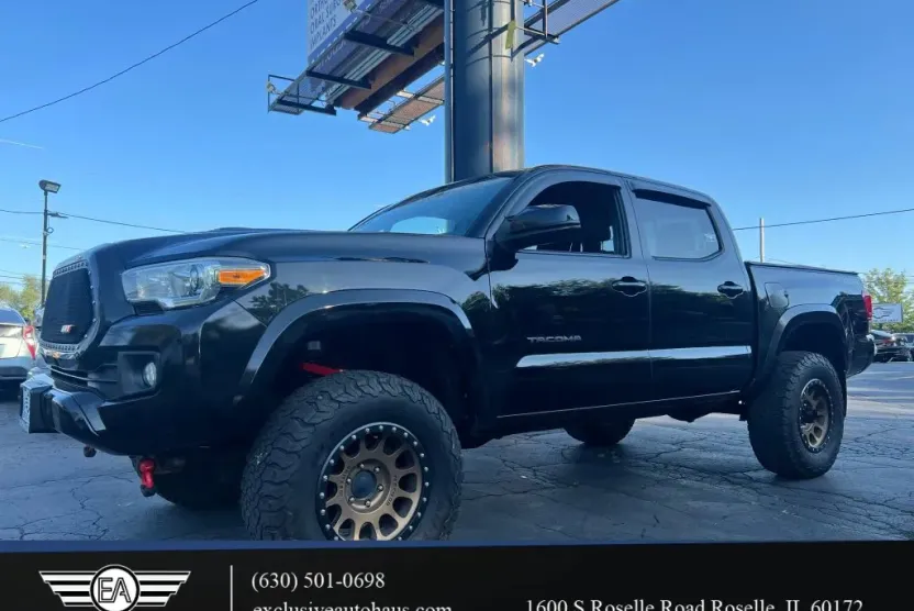 2017 Toyota Tacoma Double Cab TRD Sport photo 1
