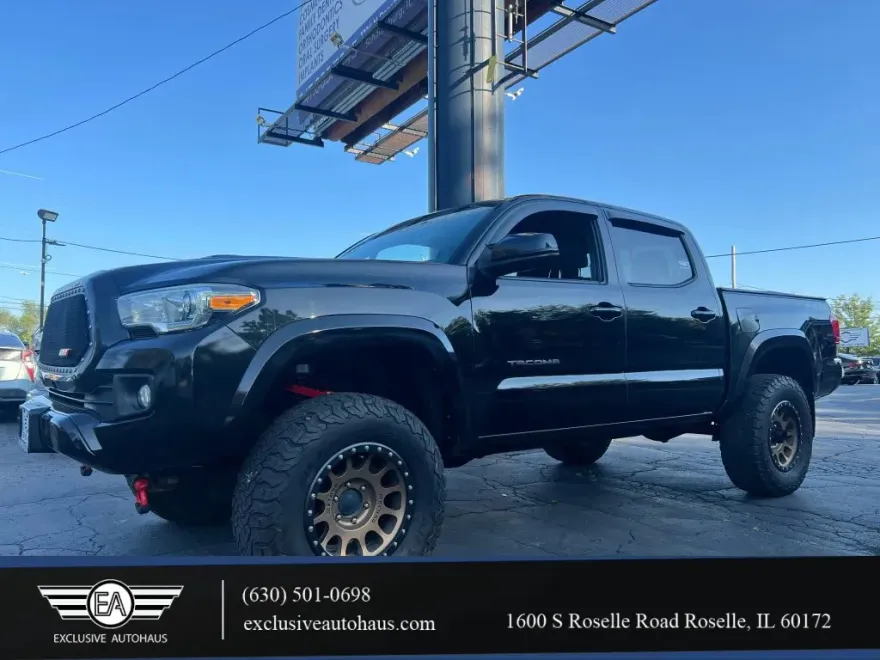 2017 Toyota Tacoma Double Cab TRD Sport photo 1