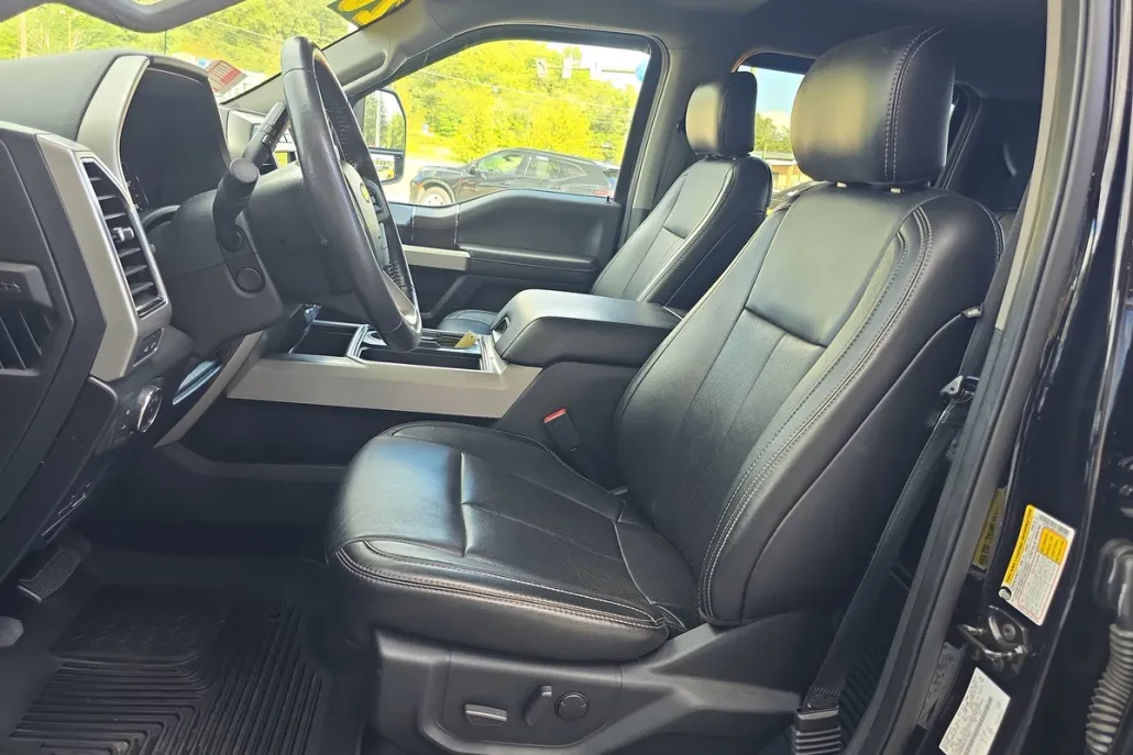 2020 Ford F-350 Lariat photo 1