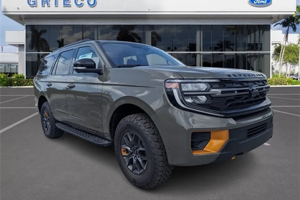 2025 Ford Expedition photo 1