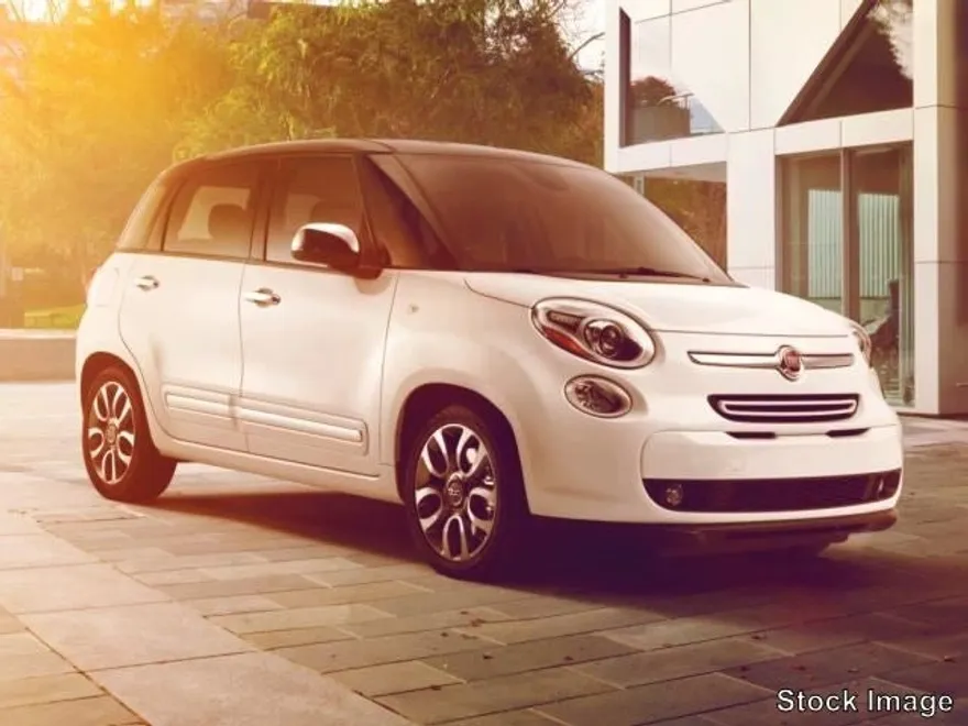 2015 Fiat 500L Lounge photo 1