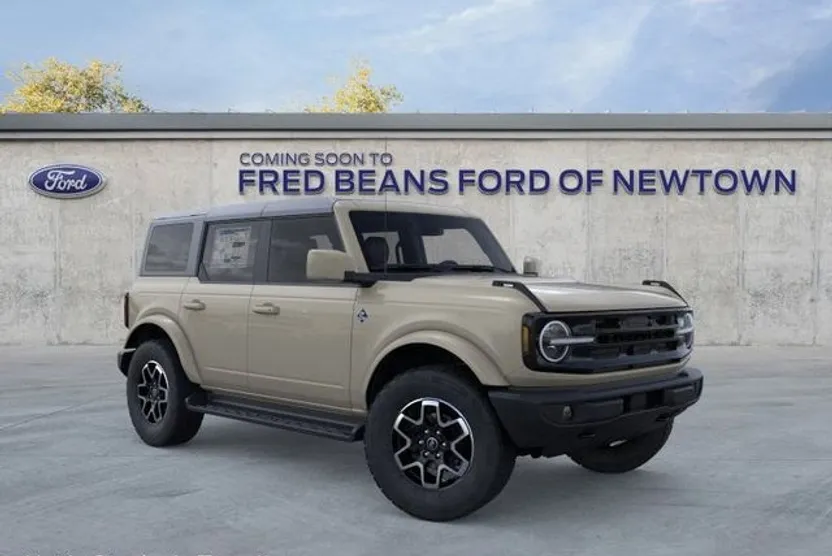 2025 Ford Bronco Outer Banks photo 1