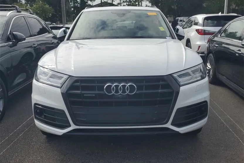 2020 Audi Q5 45 Prestige photo 1