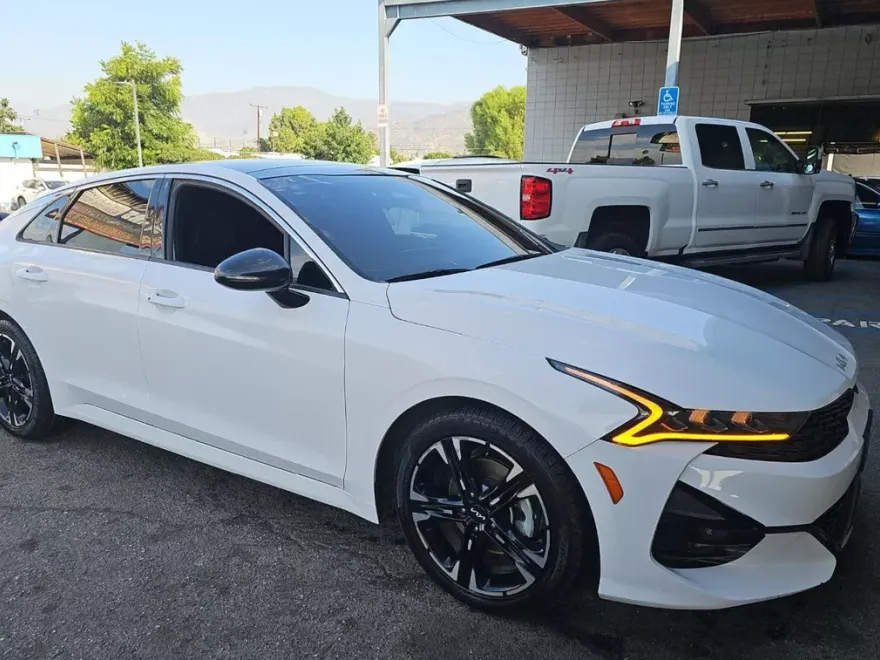 2022 Kia K5 GT-Line photo 1