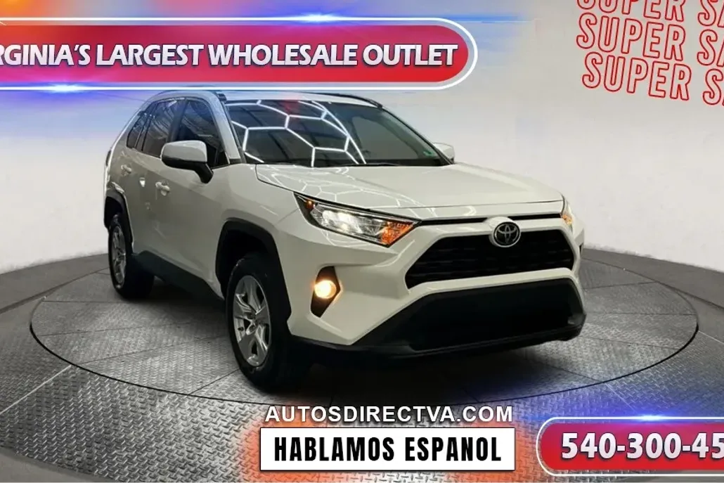 2019 Toyota RAV4 XLE photo 1