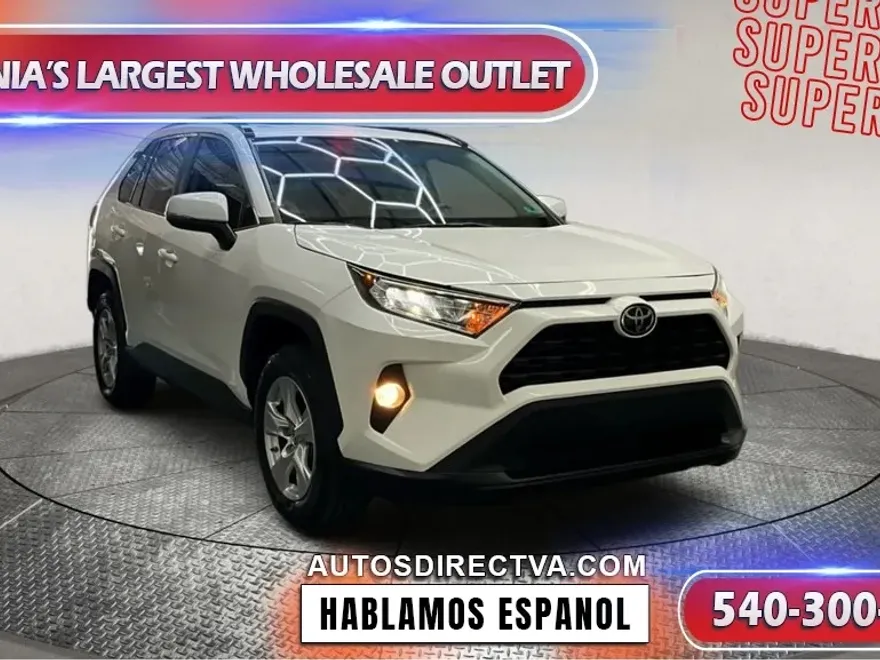 2019 Toyota RAV4 XLE photo 1