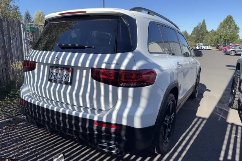 2022 Mercedes Benz GLB 250 4MATIC photo 1