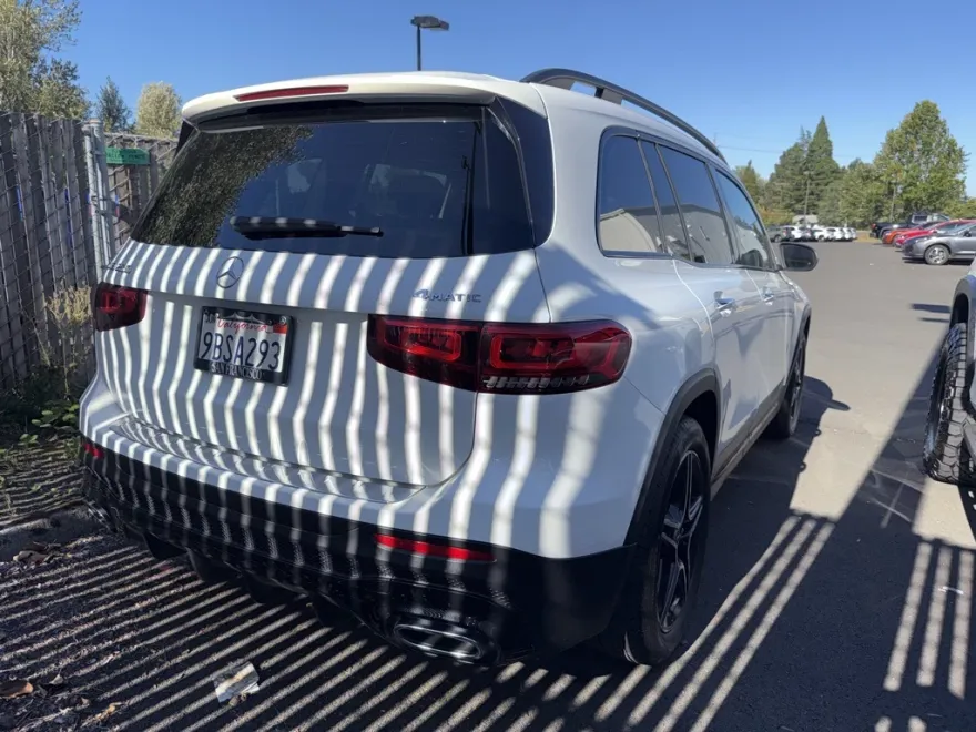 2022 Mercedes Benz GLB 250 4MATIC photo 1