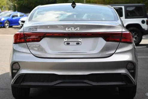 2024 Kia Forte LXS photo 3