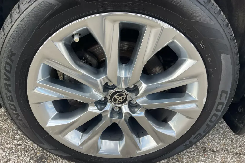 2021 Toyota Highlander Hybrid Limited photo 1