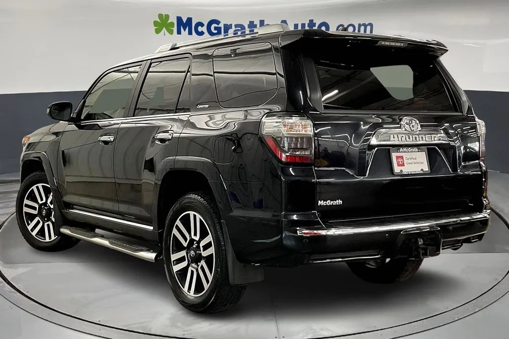 2022 Toyota 4Runner Limited photo 1