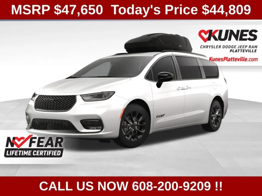 2025 Chrysler Pacifica photo 1