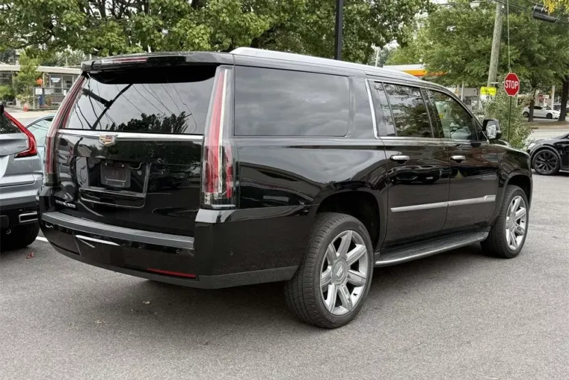 2020 Cadillac Escalade ESV Luxury photo 1