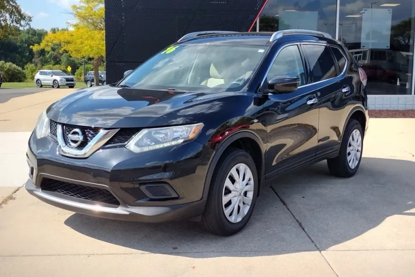 2016 Nissan Rogue S photo 1