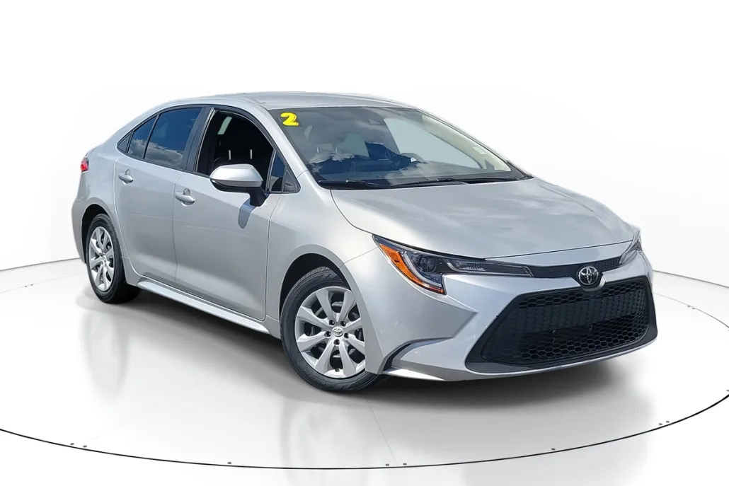 2022 Toyota Corolla LE photo 1