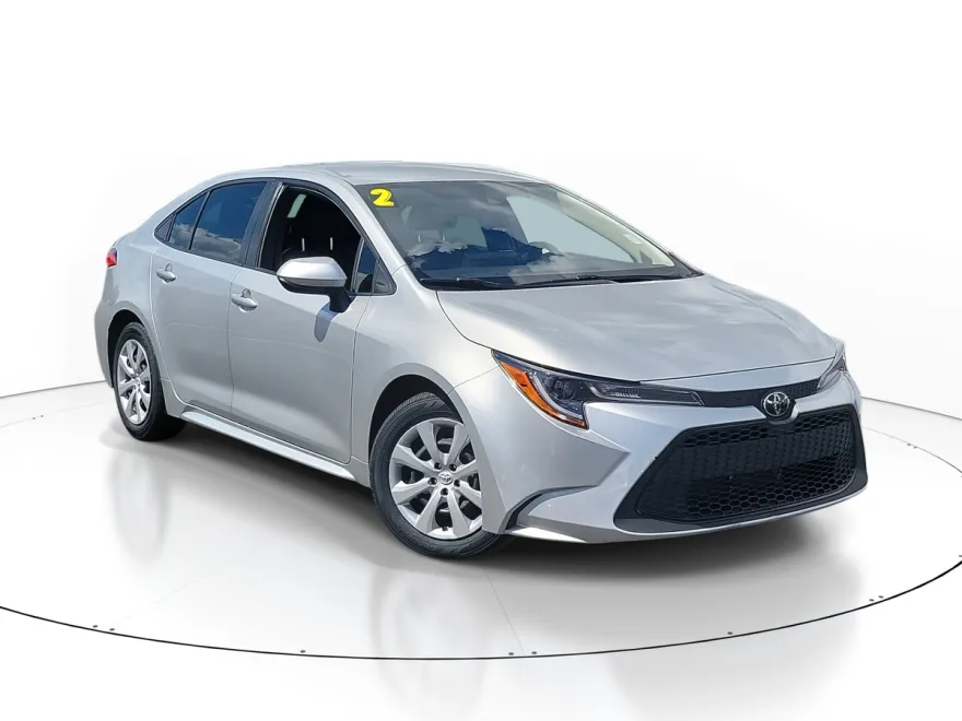 2022 Toyota Corolla LE photo 1
