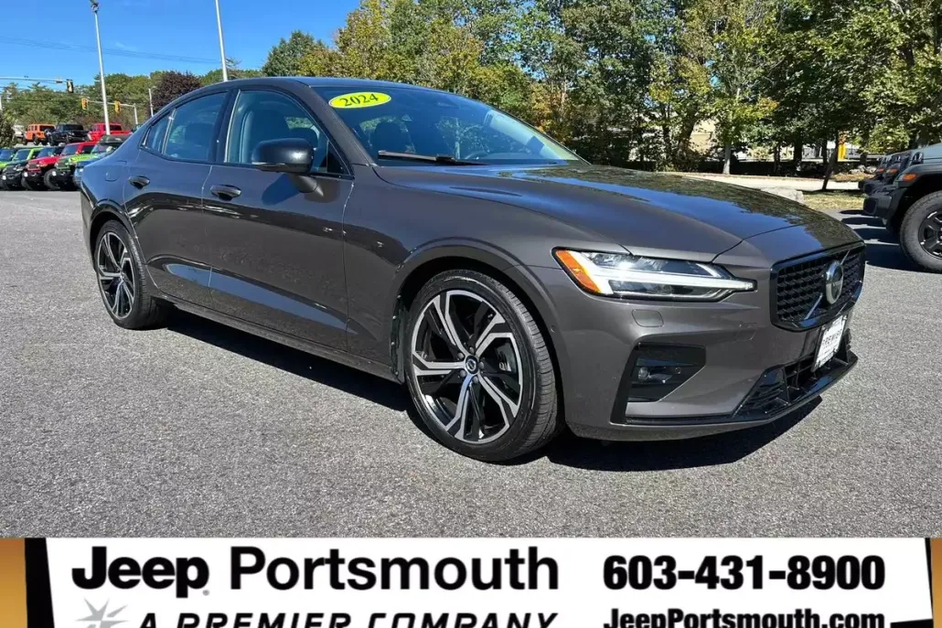 2024 Volvo S60 B5 Plus photo 1