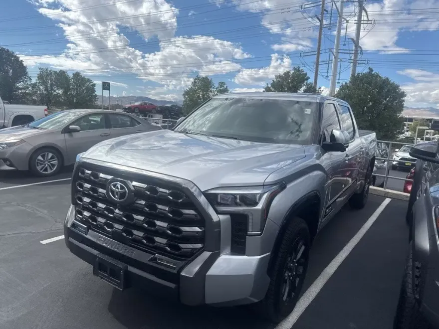 2023 Toyota Tundra Platinum photo 1