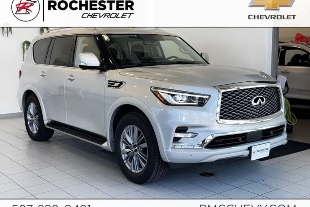 2023 Infiniti QX80 Luxe photo 1
