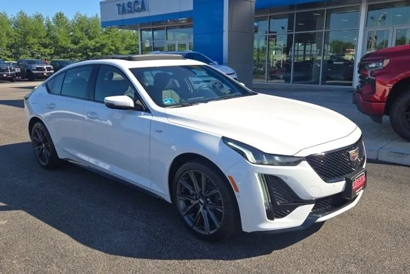 2024 Cadillac CT5 V photo 1